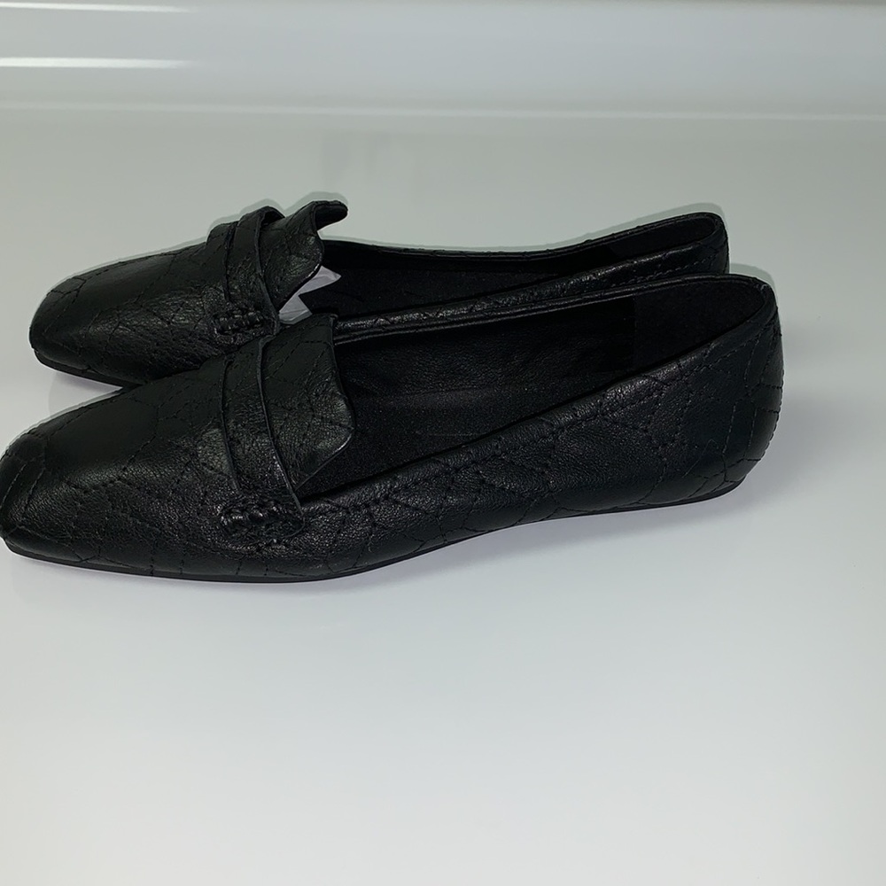 Alamea Leather Loafer View 2